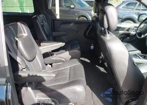 2016 Dodge Grand Caravan R/T z USA, uszkodzony, nr VIN 2C4RDGEG4GR352119